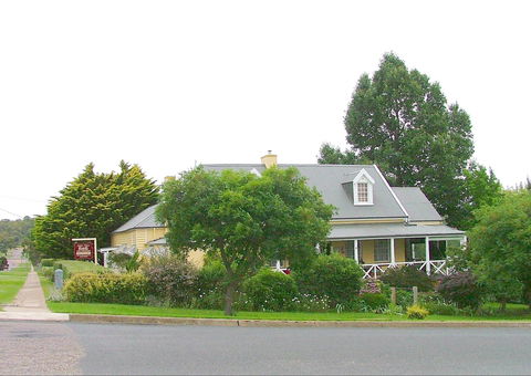 Anglea House - eAccommodation 0