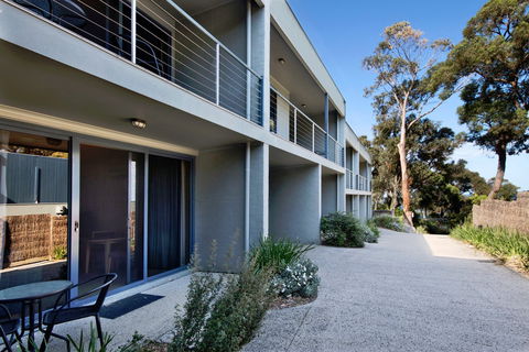 Chatby Lane Lorne - eAccommodation 1