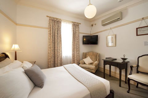Cobb & Co Court Boutique Hotel - eAccommodation 2