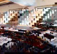 Commonwealth Hotel - eAccommodation