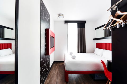 Ibis Melbourne Swanston Street Hotel - eAccommodation 1