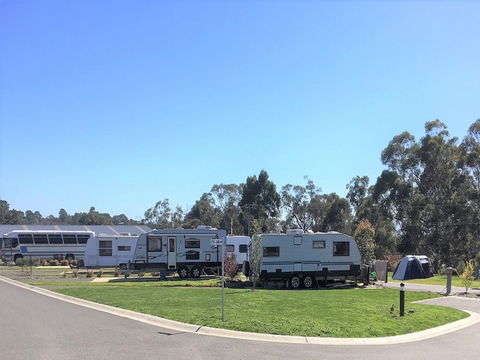 Lilydale Pine Hill Caravan Park - eAccommodation 0
