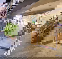 Manly Paradise Beachfront Motel and Apartments - eAccommodation