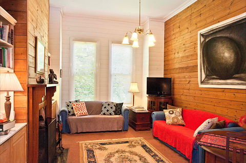 Pendower House B&B And Self Contained Apartments - eAccommodation 2