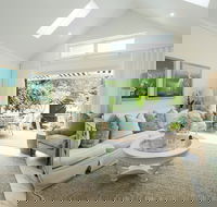 Stylish Interiors in the Bay - eAccommodation