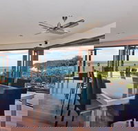 Tangalooma Hilltop Haven - eAccommodation
