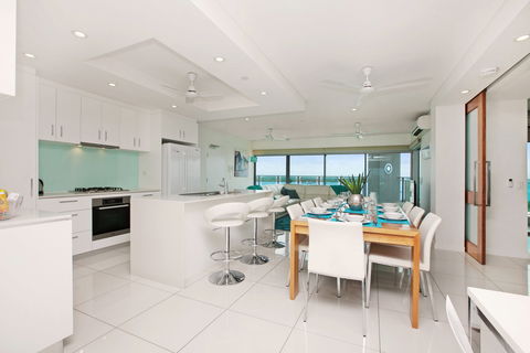 Beachlife Sea Spray Apartment - eAccommodation 1