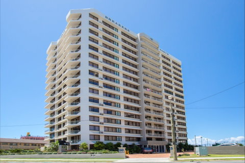 Breakers North - Absolute Beach Front Holiday Apartments - eAccommodation 1
