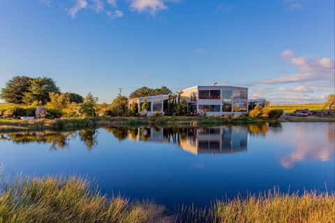 Eagles Nest Retreat - eAccommodation 1