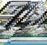 Luxico - Harbourside Retreat - eAccommodation