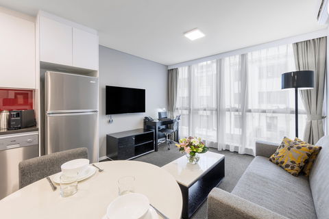Meriton Suites Adelaide Street, Brisbane - eAccommodation 2