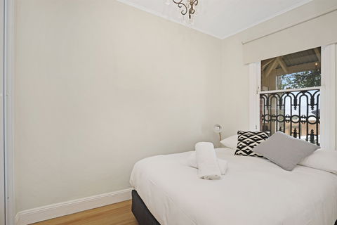 Newcastle Executive Homes - Oceanview Terrace - eAccommodation 1