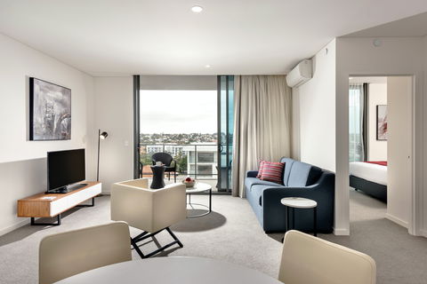 Ramada By Wyndham Vetroblu Scarborough Beach - eAccommodation 2