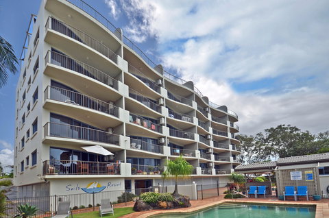 Sails Resort On Golden Beach - eAccommodation 2