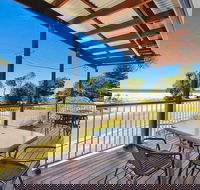 Seascape Holiday Apartments Lake Cathie - eAccommodation