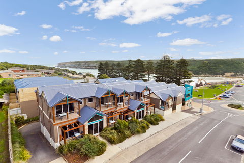 Sea Foam Villas - eAccommodation 0