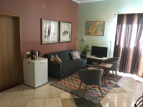 Skywatch Observatory Domestays - eAccommodation 0