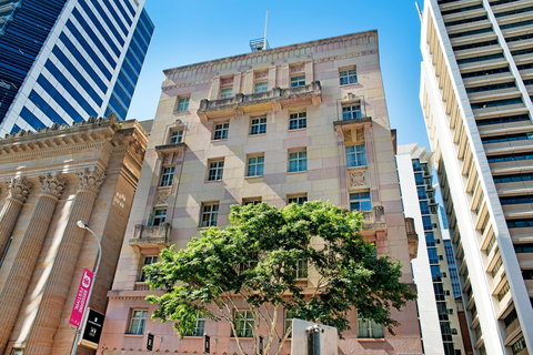 ULTIQA Rothbury Hotel - eAccommodation 0