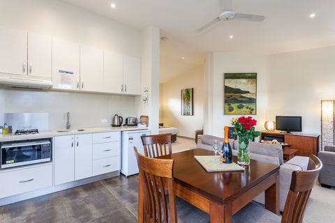 Aireys Inlet Getaway Resort - eAccommodation 1