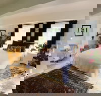 Bangalow Studio Apartment - eAccommodation