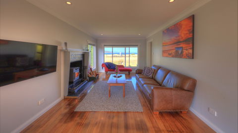 Castaway Cottage - eAccommodation 1