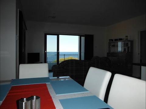 Coastal Getaway - eAccommodation 1