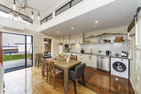 Coastal Pods Wynyard - eAccommodation 1