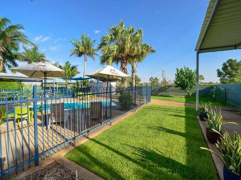 Devils Marbles Hotel - eAccommodation 1