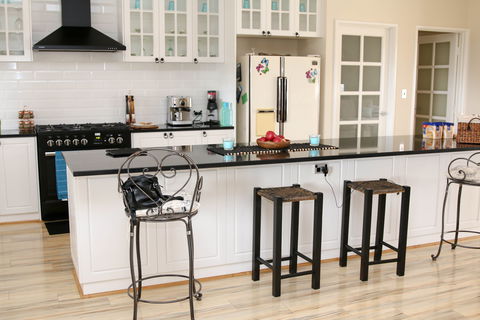 Downunder Farmstays - eAccommodation 1