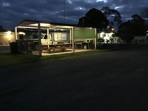 Jerilderie Motel And Caravan Park - eAccommodation 1