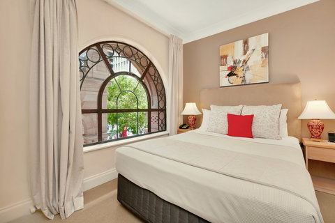 Manor Apartment Hotel - eAccommodation 1