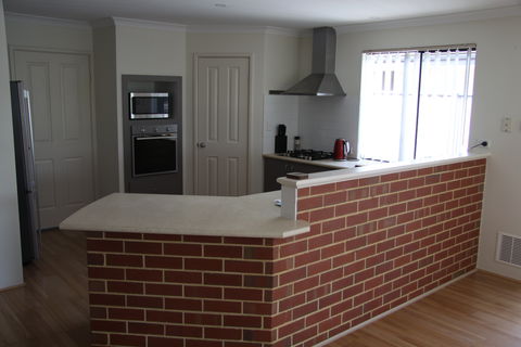 Mandurah Golf Links Retreat - eAccommodation 1