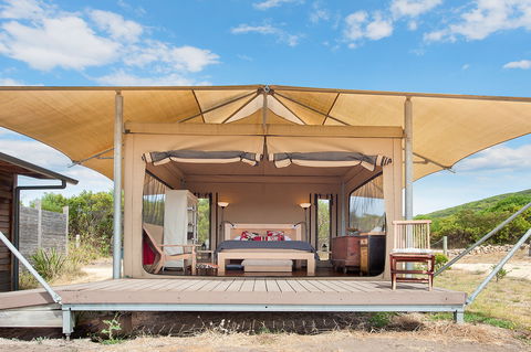 Pebble Point - eAccommodation 0