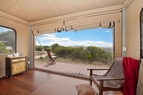 Pebble Point - eAccommodation 1