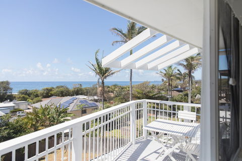 White Beach Cottage - The Perfect Beach Getaway - eAccommodation 1