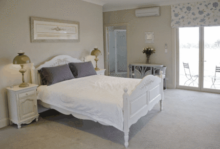 Myan Breezes Guesthouse - eAccommodation