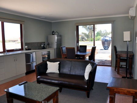 Bairnsdalemotel.com.au - eAccommodation 3