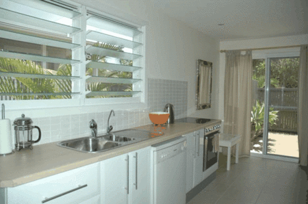 Abachi 1 Bedroom Apartment - eAccommodation 4
