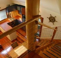 Aireys Overboard Seaside Cottage