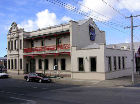 Mitchell River Tavern - eAccommodation 0