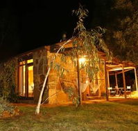 Wombat Hills Cottages - eAccommodation