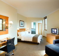 Holiday Inn Old Sydney - eAccommodation