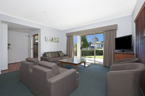 Comfort Inn & Suites Northgate Airport - eAccommodation 2