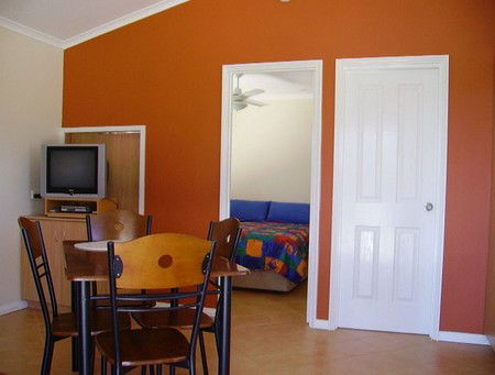 Outback Oasis Caravan Park - eAccommodation 5