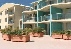 Waldorf Apartment Hotel - eAccommodation