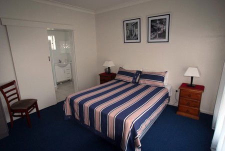 Abbey Apartments - eAccommodation 0