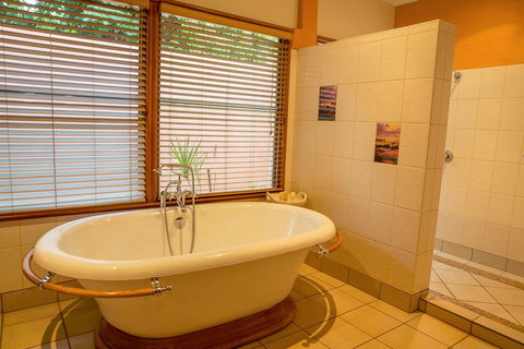 Bali Hai Resort - eAccommodation 5