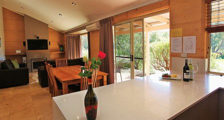 Willy Bay Resort - eAccommodation 1