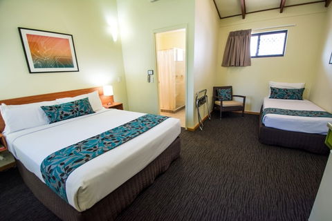 Palms City Resort - eAccommodation 3