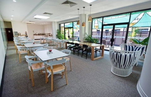 Palms City Resort - eAccommodation 5